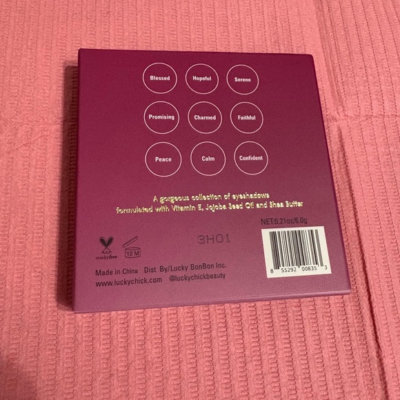 Eyeshadow palette - Picture 4 of 5